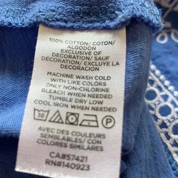 Ann Taylor LOFT summer blouse w embroidered cap sleeves and elasticized neckline - Picture 4 of 4